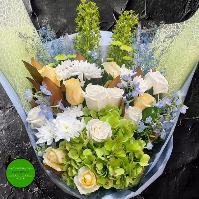 creme de la creme roses always add a special something to a bouquet #huntershillflorist #pastel #hydrangea #cremedelacreme #sydneyflorist