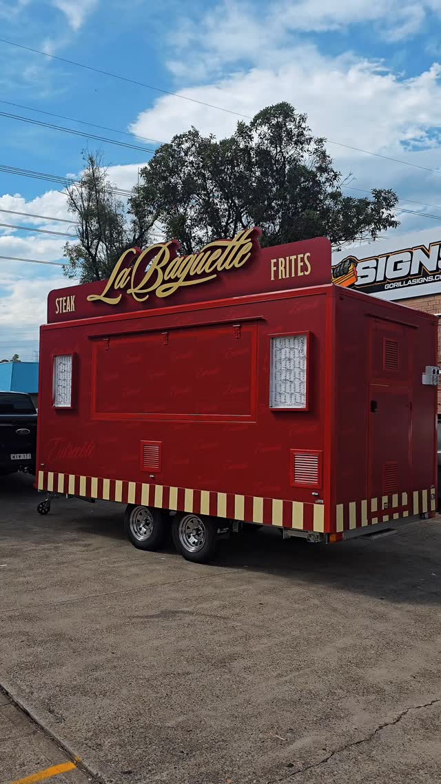 This ones hard to miss 👀 Designed to stand out day and night
Full wrap + custom 2k painted frame + illuminated signage front and back