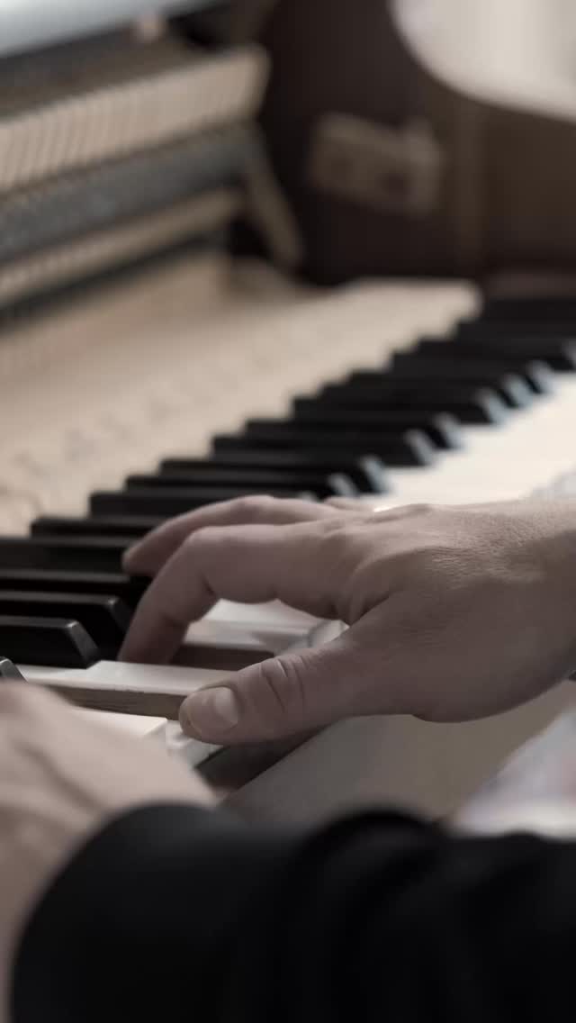 playing on a monday morning
#piano #calm #praam #satisfying #neoclassical
piece is called ‘two wheels north’
🎥 @bimtenschop