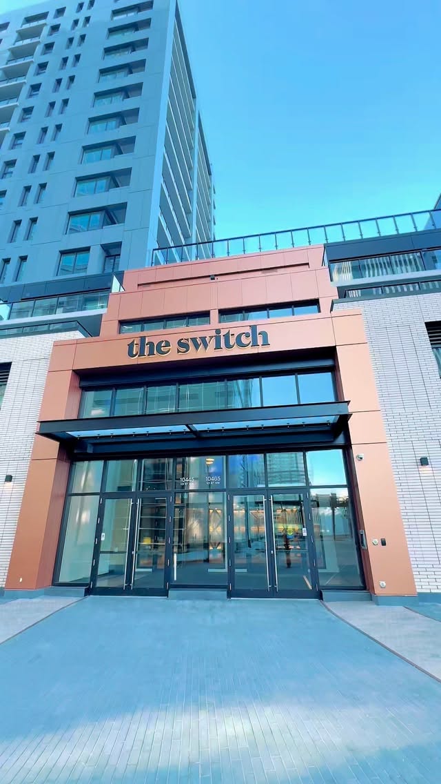 Honoured to have my work so beautifully displayed at The switch in partnership with @helloart.inc
My work will be up until June!
#janetpaints #artexhibition #yegarts #workingartist #edmontonartist