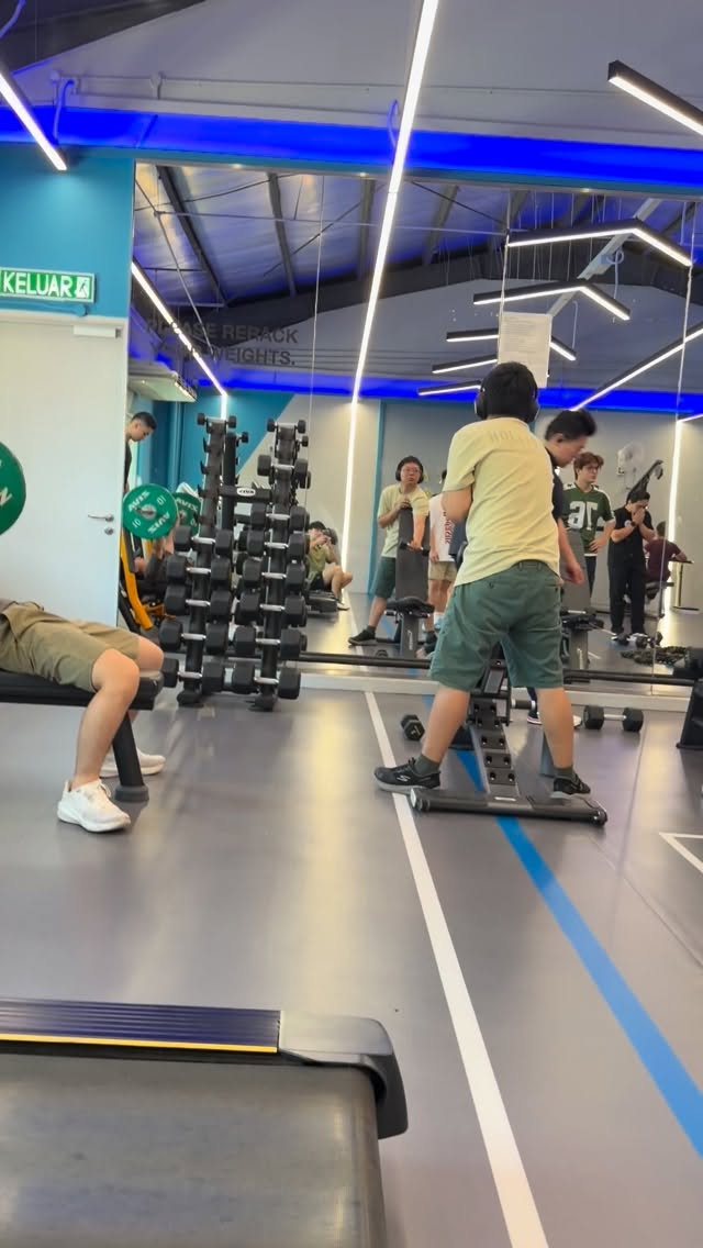 trust the process, you’re always making progress, no matter how much, just try your best! 💪🏼😊 #motivation
#gym #weightloss #musclebuild
ive already come a long way, from 129.5kg a year ago today at 45% body fat, barely fitting into 2XL to 33.5% body fat at 103.6kg at 33.2% fat, able to wear oversized M and regular Ls 😊 and i got a long way more to go