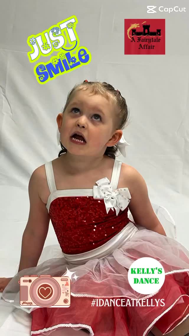 We are in full picture mode beginning this week with the most fabulous @tiffanyhicksphotography ! Getting Littles to Just Smile without the CHEEESE is a riot. It is too much fun 😂😂😂
#idanceatkellys #kellysdance #afairytaleaffair #summervilledancestudio #summervillesc