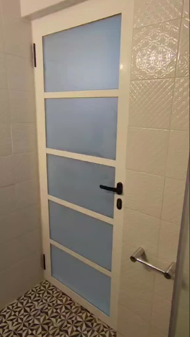 Puerta entrada al ba