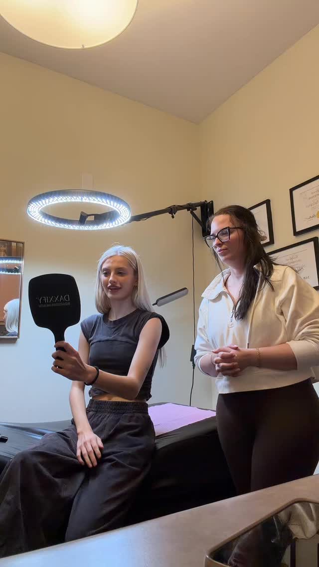 Got the seasonal blues? ❄️
Don’t worry… @a.dose.of.artistry is accepting patients 💉✨
Side effects may include: smoother skin, lifted mood, and staring at yourself in every mirror.
🎥: @kylaselbe_