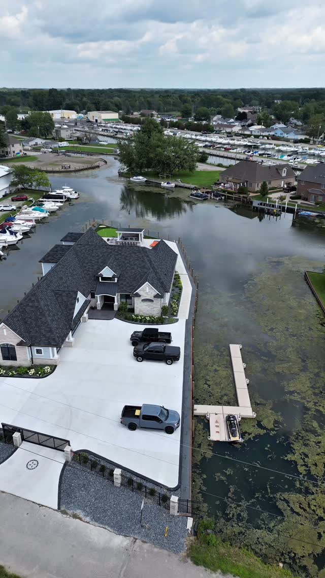 The ultimate party peninsula featuring this perfect 20’x40’ pool and 8’x8’spa set up!
#coastalpools #michiganpools #pooldesign #luxurybackyard