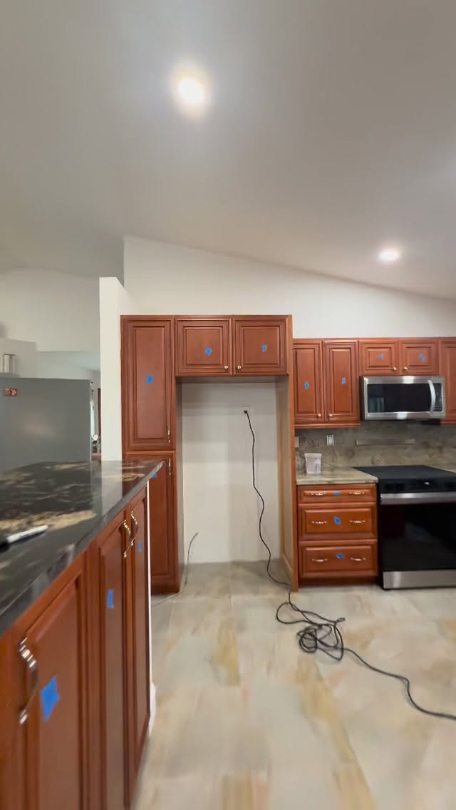 Amazing transformation. Color Classic Grey BM. #southflorida #cabinetrefinishing #cabinetpainting #browardcounty