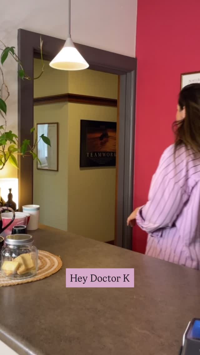 Pain isn’t always the driving factor behind new client visits.
Yes, we absolutely see our fair share of clients who are in physical pain, whether it be back pain, headaches, shoulder pain, hip pain, neck pain, etc.
I’m saying that we have many clients who come in because they are feeling like their nervous system is in a state of overdrive.
#nervoussystem #healing #wellbeing #support #oakleigh