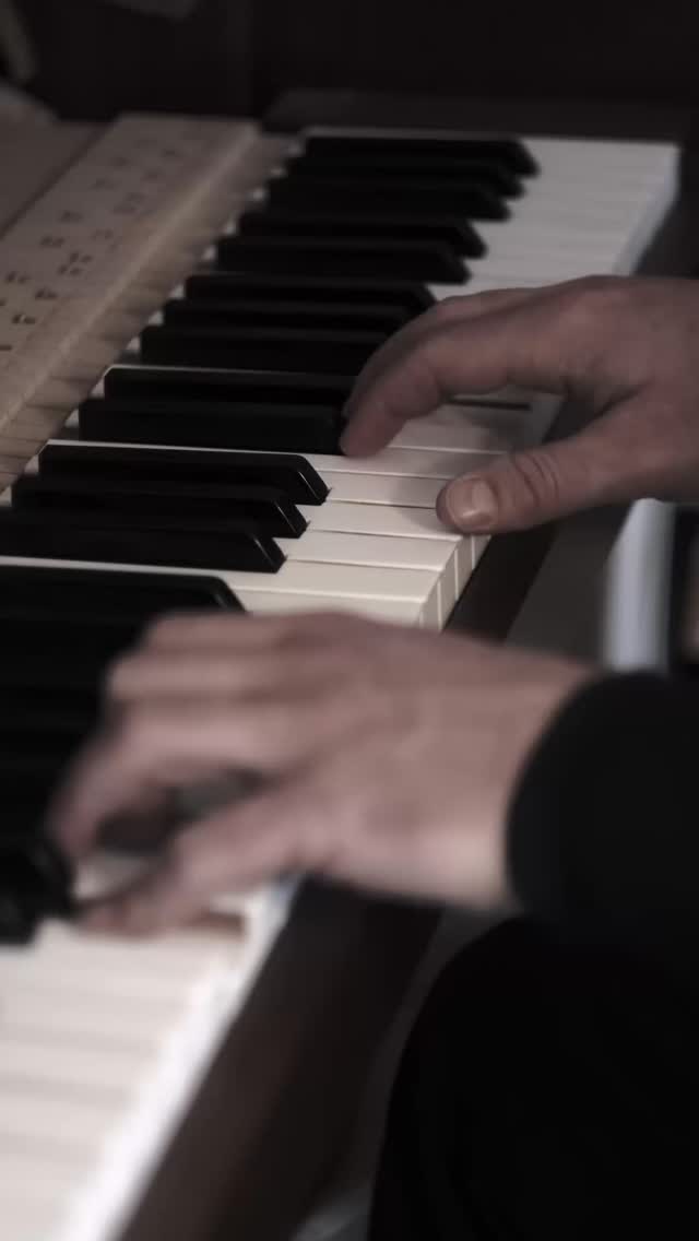 soft notes for headphone happiness 🎧
#piano #calm #praam #satisfying #aesthetic
piece is called ‘a fable’
🎥 @bimtenschop