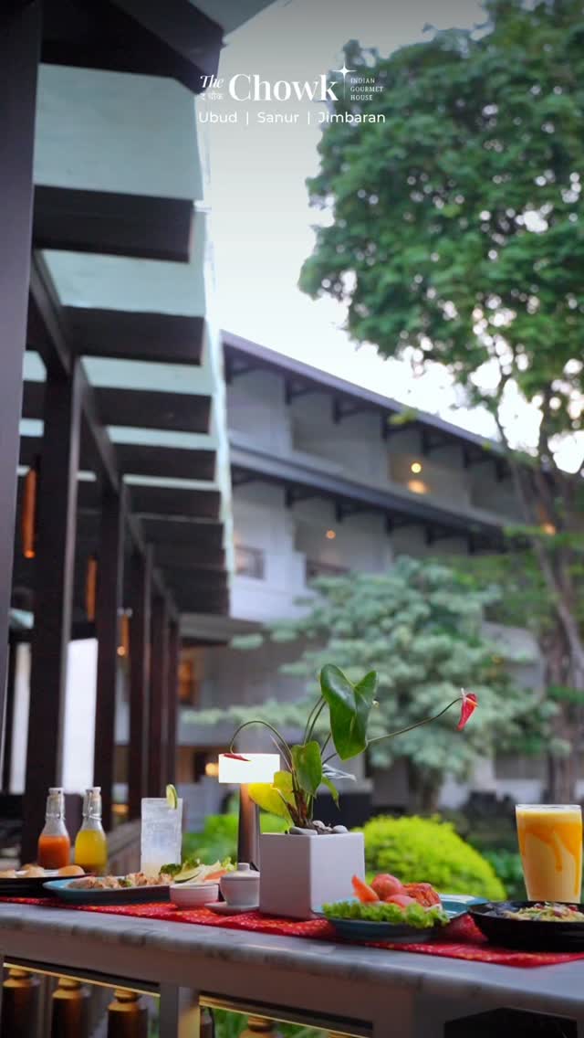 Did someone say Pani Puri by the sea? 🌊🥘
If you’re looking for the ultimate flavor explosion, you’ve found it. We’re serving up authentic Indian soul food at The Chowk at Taman Gita, InterContinental Bali Resort, Jimbaran.
On the table:
🔥 Smokey Paneer & Malai Tikka
✨ Signature Curries & Dal
💥 Street-style Chaat with a gourmet twist
Tag your curry-loving crew! 👇
#IndianFoodBali #intercontinental #jimbaraneats #indiangourmethouse #balidining @intercontinentalbaliresort