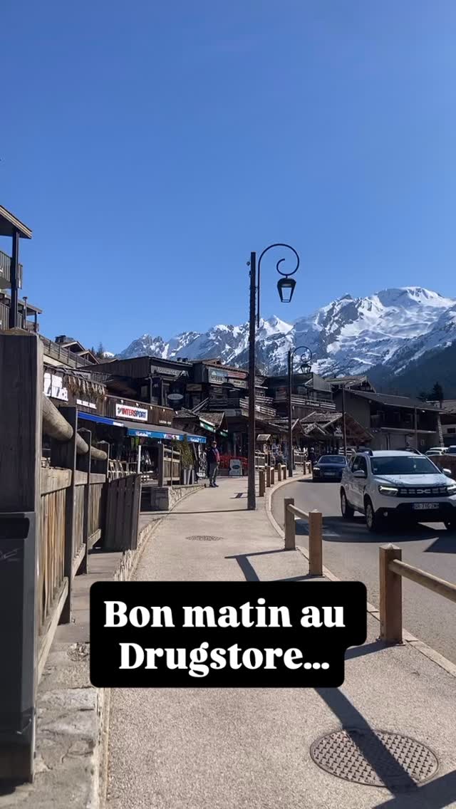 Lesquelles tu préfères ??? 😎
#laclusaz #ledrugstorelaclusaz #aravis #mountainlife #streetstyle