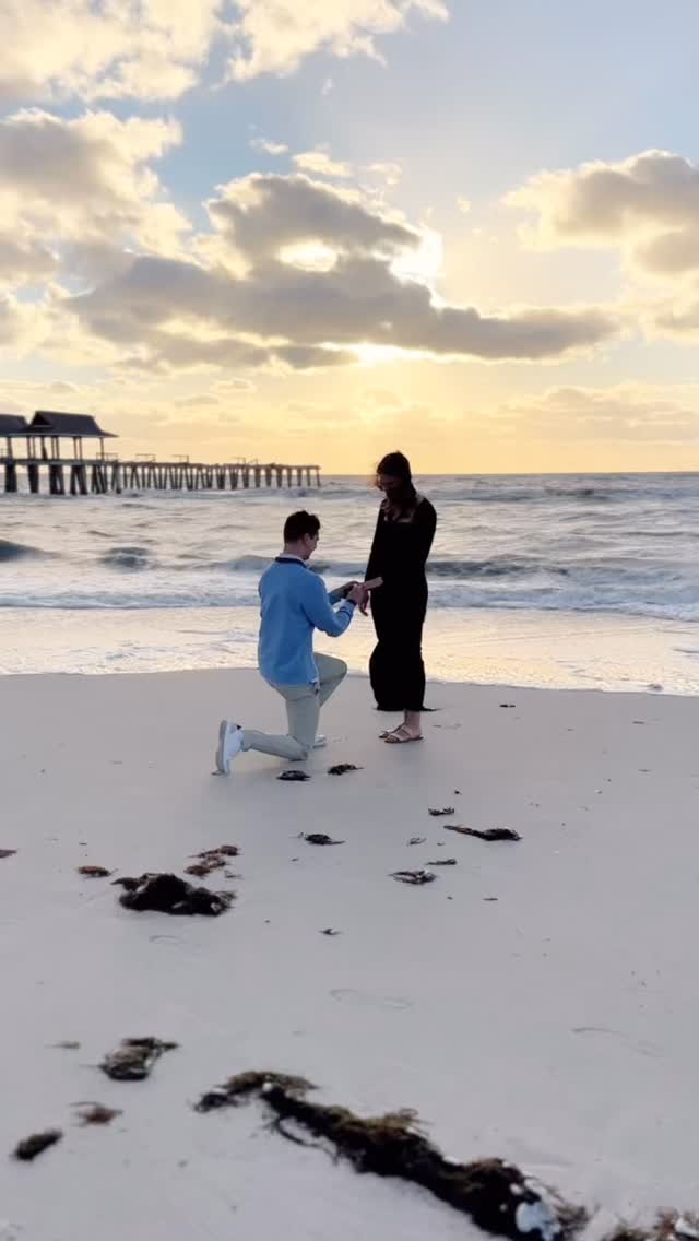 The moment vs the photos ♡
#swflphotographer #swfl #engagement #bonitaspringsphotographer #photography