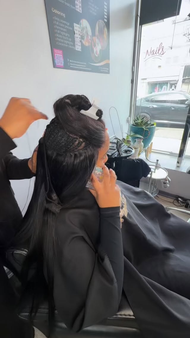 Straight closure sew-in install in Queens NY 💜
Natural-looking sew-in with no leave-out, perfect for protective styling and everyday glam. #sewininstall #closuresewin #straightsewin