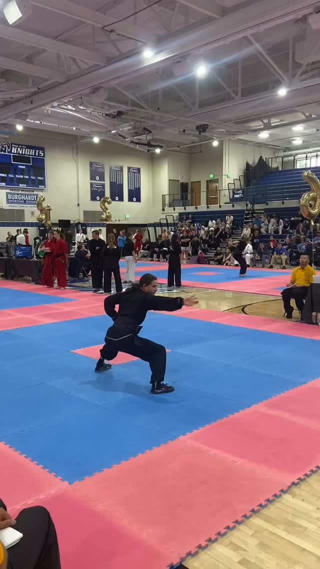Max is a great example of what makes our school what it is, he’s a passionate and dedicated student that travels from Chicago to continue studying with us. After moving there he found an awesome school that was welcoming and supportive of his studies (@ekfchicago ) very proud of this man for being a great martial artista de an amazing human being! ❤️❤️❤️👍👍👍💪💪💪 #kungfu #madisonwi #zykfamily #thisiswahtitsallabout #wushu