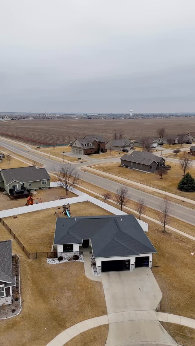 Listing looking real good on camera 🎥
And so is the agent 🔥
Always a great time shooting with you — thanks for trusting us with your photos and videos as always, @abbismitrealtor 🙌
📍715 Pace Ct, North Liberty, IA
Got a listing coming up? Let’s get you camera-ready.
#IowaRealEstate #IARealtor #RealEstateVideo #ListingTour #NorthLibertyIA AgentMarketing RealEstateMedia IowaHomes