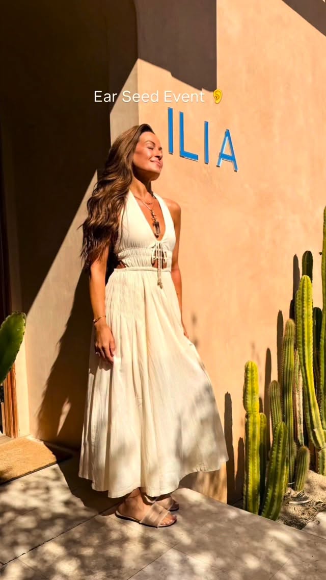 Spent a fabulous weekend doing Ear Seed Rituals for ILIAโs @iliabeauty guests during their launch of new make-up products.๐โจ
Each ritual consists of: ๐ฎ
โข24K Gold Ear Seed Placements
โขSwarovski Crystal Chakra Guide
โขTuning Fork Balancing
โขAromatherapy Spray
โขHealing Reminder Post-It Notes
โขNervous System Reset!!!!! ๐ซ
Our beautiful ear seeds are hand-made by Fusion Healingโข๏ธ and are infused with healing bling! ๐
#earseeds
#auriculartherapy
#healingevents
#iliabeauty
#fusionhealing