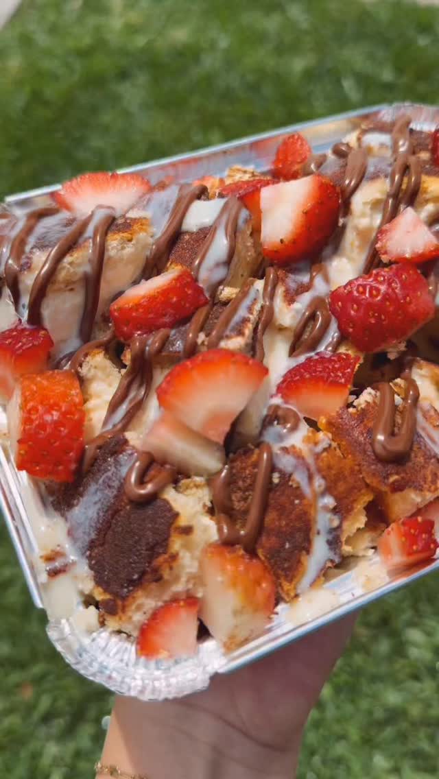 Tag a friend that NEEDS this! 🍓
#churrocheesecake #churrobites #cheesecakebites #churrocheesecakebites #cheesecake