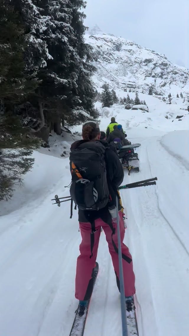 Cool commute to the start of our ski tour earlier this week ⛷️
@britishmountainguides
@mountainequipment
@lasportivauk