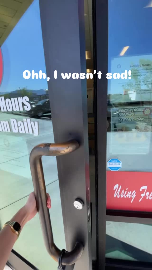Ohh, I wasn’t sad! I just needed a tasty sweet treat made with real fruits 😋🍓🍉🥭
📍Visit any of our 13 locations in Las Vegas and 2 in Austin, TX!
#no1bobatea #vegasboba #bobalover #texasboba #boba