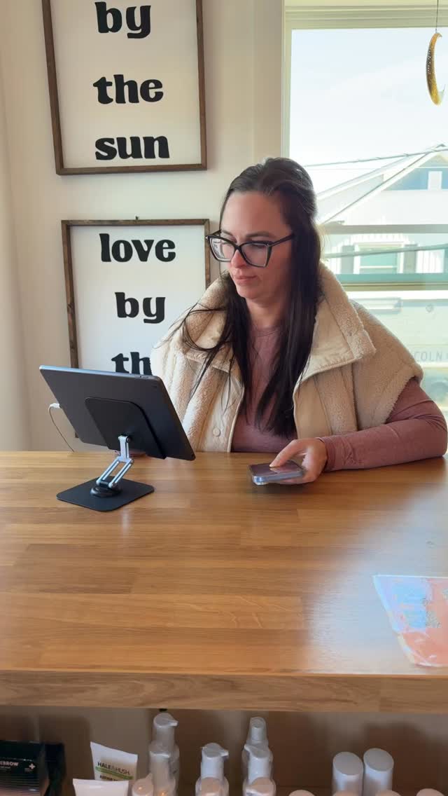 @a.dose.of.artistry - when you ask a question and you get a slightly confused but very committed response 😂💉
She might not always have every answer right away, but she will ALWAYS try, figure it out, and make sure you’re taken care of 🤍 we appreciate the effort, the laughs, and the heart she brings to the team