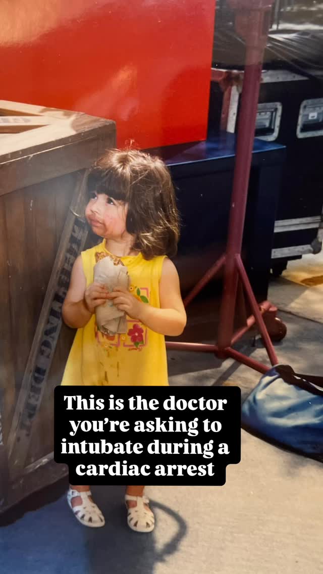 We had to hop on this trend ๐๐. This is who you are asking ER edition! Can you guess who ??? #thisiswhoyoureasking #ertrend #emergencymedicineresident #erdoctor