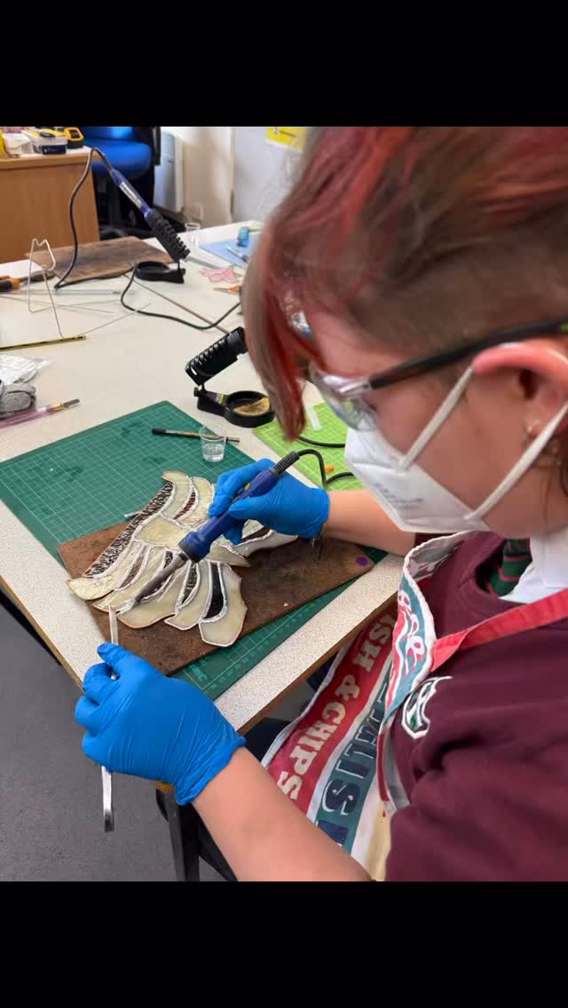 It was my final session with the Y12 A-level art group yesterday, supported entirely by a Creative workshop grant from the @edenvalleyartisticnetwork š„°
The feedback from the students on what theyād learnt & felt they had achieved through the sessions, and how it would shape their coursework has made it so rewarding. Lovely group of young women and arenāt their finished pieces absolutely awesome? Just wish we could offer this type of experience wider afield in the futureā¦..
#CreativeWorkshops #Nextgenerstion #StainedGlassArt
#Teach #Inspire
@keswickschoolofficial @edenvalleyartisticnetwork @artsandcraftsinkeswick @the_makers_mill @thehappyherdwick @make_it_at_market @rheged_centre @visitkeswick @cumbrialifema g