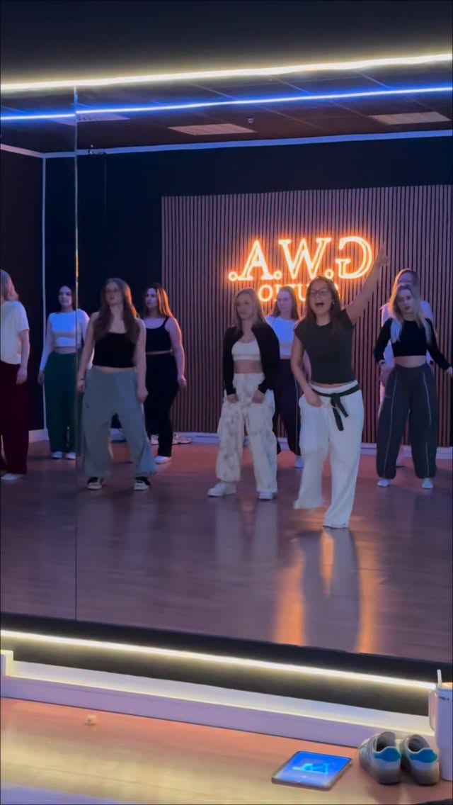 TIT FOR TAT 🌟🌟 we love that funnn
📍@gwa.studio All Styles II
choreo by @eliseliciouss