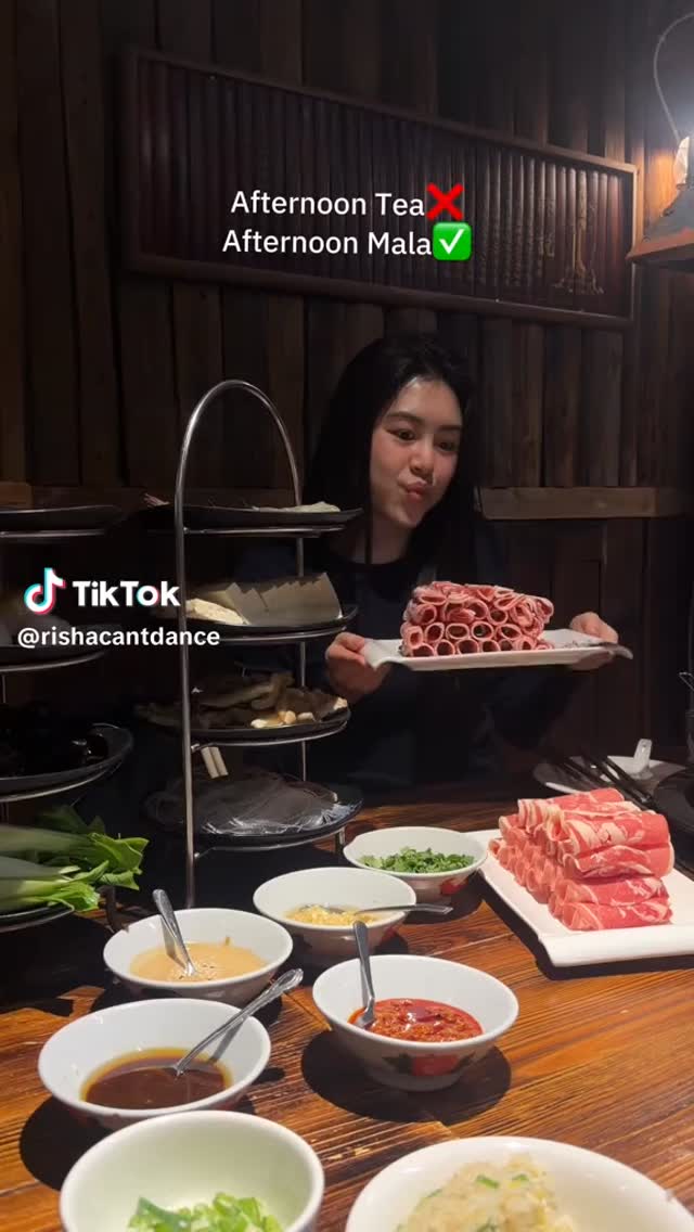 Save this for your next dinner date. 📌🔥
Whether it’s an anniversary or a mid-week treat, our hotpot experience is designed to be shared.
Tag someone who needs to take you here this week. 👇
#Dragoninclub #Sichuan #Sichuanhotpot #dimsum #london #pimilco #londonvictoria #buckinghampalace #chelsea #theatres