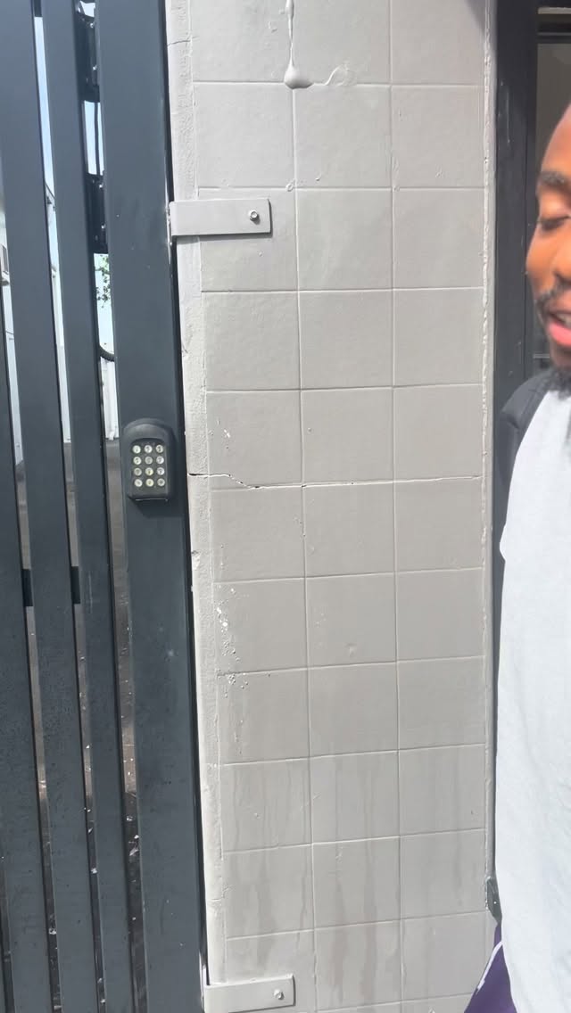 This is definitely one I should’ve taken a before for… was a whole beautiful overgrown jungle 🌿
Skipped the process (you know I was in the zone), but we’re here for the clean retwist at the end.
And when I say that lock detox did its thing… I mean it. Scalp fresh, hair light, everything looking and feeling heaaalthy ✨