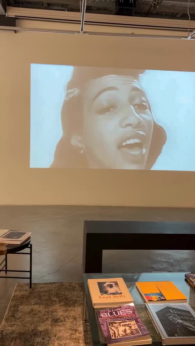 I’m excited to paint live at MoCA\CT on Thursday April 9th at this special event, Art + Sound. I’ll be painting in the gallery while Sahmra Sawyer blesses us with poetic words.
National Poetry Month
Art + Sound
Thursday, April 9, 7:00–8:30pm
Guest poet Sahmra Sawyer
Painting performance by Lauren Clayton
Food truck with 29 Markle CT Restaurant
MoCA\CT
19 Newtown Turnpike
Westport, CT 06880
In conjunction with the exhibition Art, Jazz + the Blues, Art + Sound highlights the synergy between poetry, sound, and visual arts through the work of local creatives.
This event is made possible by Absolute Best Home Care, Westport CT @absolutebesthomecarect
Tix in Bio ✨
#jazz #exhibit #westportct #livepainting #poetry