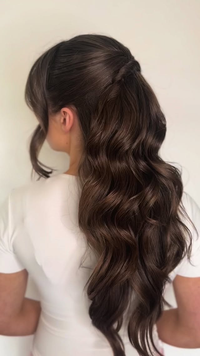 ✨ PROM GLAM BOOKINGS NOW OPEN ✨
Prom is one of your biggest nights… and your hair and makeup needs to LAST from photos to the dance floor 💃
I specialise in natural and soft glam makeup + beautiful hair that lasts and still feels like you, just elevated ✨
💄 The prom hair your dreamed of all night long
💄 Flawless, long-lasting makeup
💄 Lashes included
💄 Perfect for photos + flash
💄 Calm, fun getting-ready experience
👯♀️ Getting ready with friends? I offer group bookings too so you can all glam together 💕
⚠️ Limited slots available for May–July
(peak dates always go FAST!)
📍 Based in Surrey
📩 DM me your date + group size to check availability
Let’s get you feeling your absolute best for prom 💖
#promhair #promhairstyle #promhairinspo #hairforprom #glamwaves softwaves halfuphalfdownhair promcurls hairinspo2026