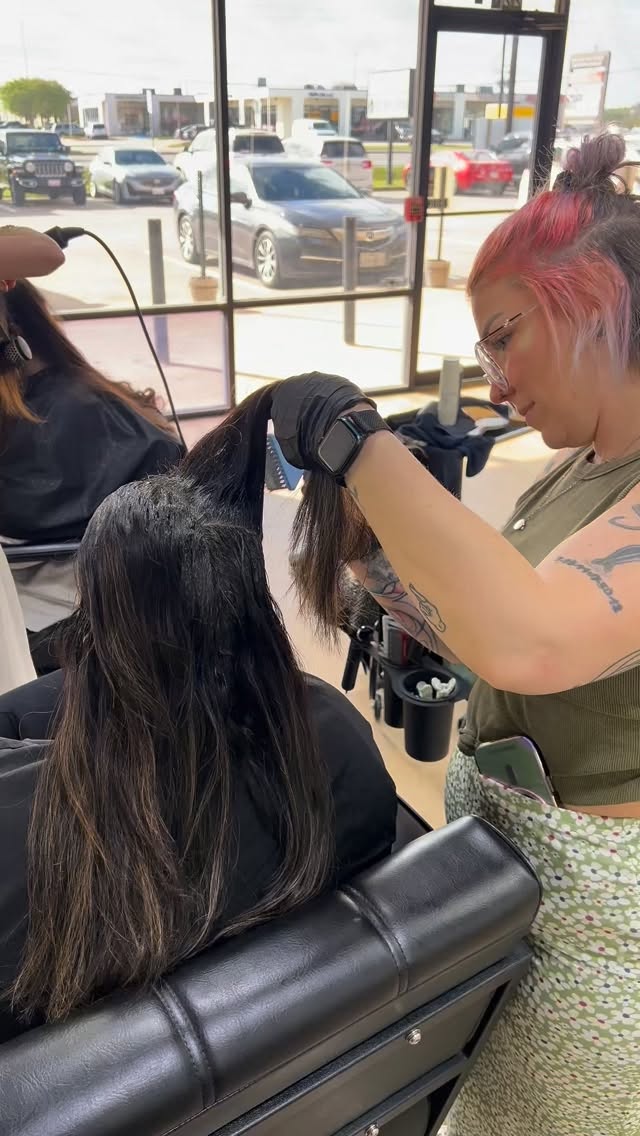 Another day, another slay โจ
#hairsalon #webstertx #babylights #hairtopper #perm