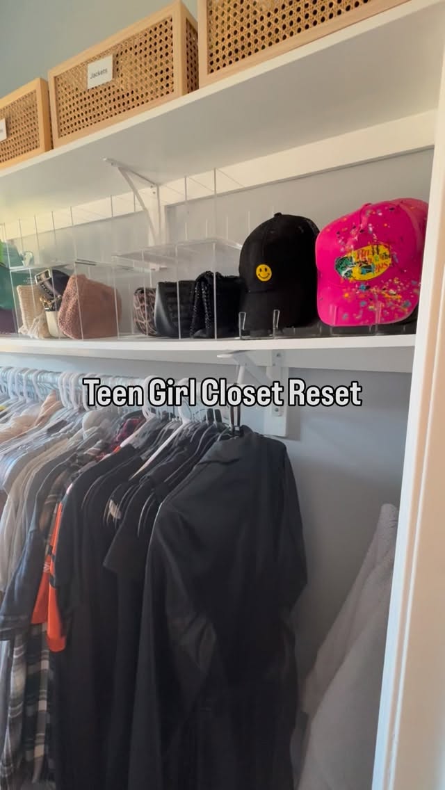 She’s on spring break in Mexico.
We’re resetting her home.
Because she’s on our Simply Maintained monthly service, we stepped in while she’s away and refreshed her daughters’ spaces we originally organized back in June 2025.
So when she walks back in the door?
Closets reset. Systems back in place. Everything ready.
All she has to do is toss the vacation clothes in the wash… and slide them right back into a system that works.
This is what maintenance looks like.
Not starting over. Just staying ready.
Calling all past SOI clients…
Are you ready to keep your spaces as good as the day we left them?
DM me to get started. ✨
#SimplyOrganizedInteriors #HomeOrganization #ClosetGoals #ProfessionalOrganizer #cincinnatiliving