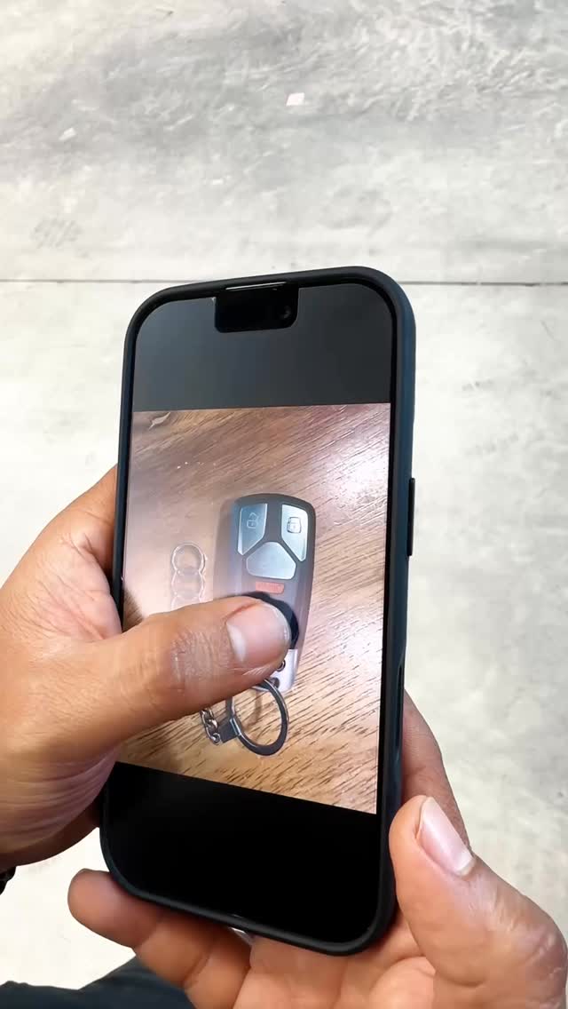 Hay coches que solo te llevan…
y hay otros que te hacen sentir que ya llegaste.
Ese momento cuando te subes, tomas el volante…
y sabes que ese sí es el tuy