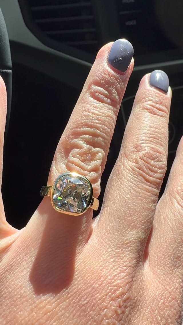 When you make a ring for your friend and you have to give it a test drive 🫣. Who can blame me?