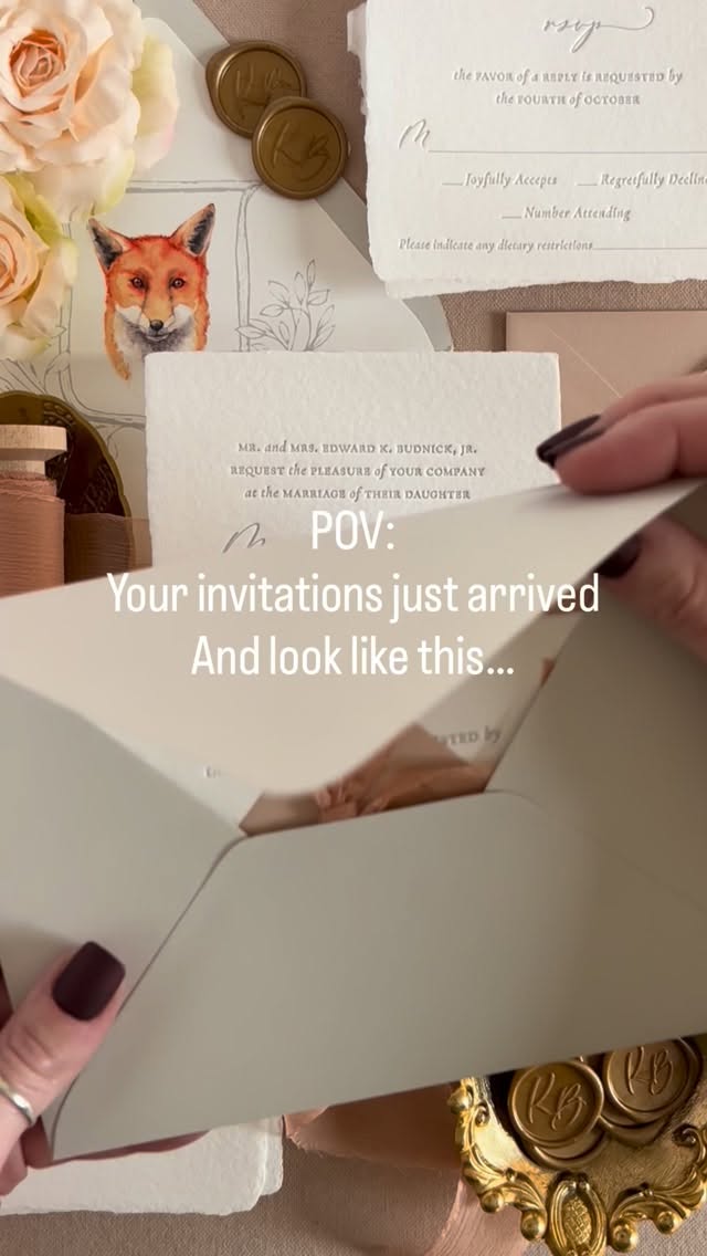 Pillowy letterpress on handmade cotton paper, coppery hand dyed silk ribbon, custom envelope liner for that personal touch, and a branded monogram wax seal ✨
#letterpressweddinginvitation #engaged2026 #2027bride #weddinginvitation #weddinginspo
