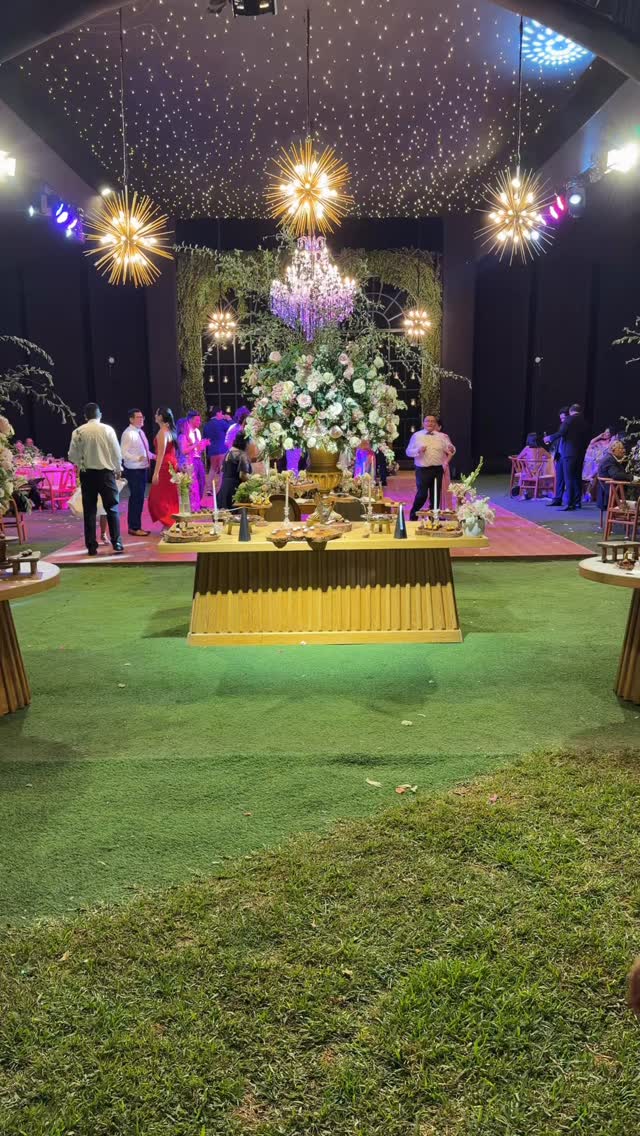 Llegó nuestro mes de celebración ✨🫶🏻🎂
El 21 de abril se cumplirá 3 años de Staycie Wedding Planner 🥹😎✨
SE VIENEN SORPRESAS 🥳
#aniversario #lifestyle #mesfestivo #boda #peru