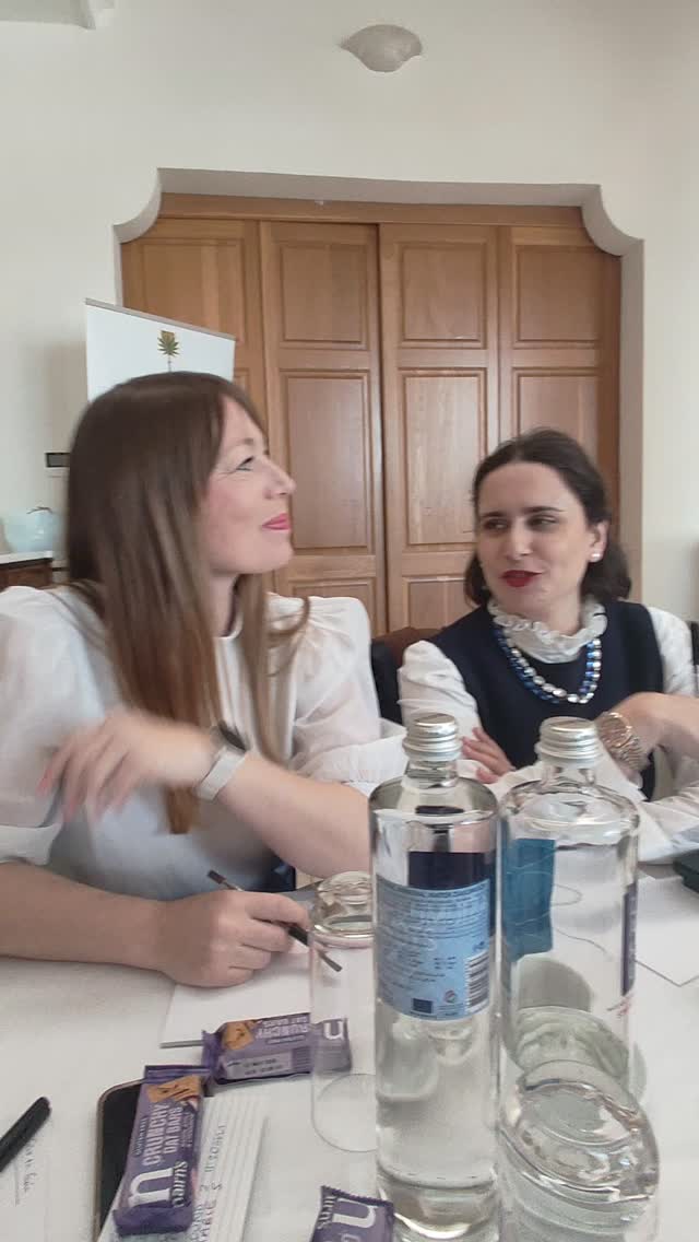 What a great session with @helenchorleyinvestor on #pricingstrategy at the @social.hub.entrepreneurs #givetogain event. Remembering to price for value and impact not just project hours and joined by some incredible talent around the table who are not only phenomenal professionals, but the type who go out of their way to elevate each other.
#womensupportingwomen
#womeninbiz
#leadership