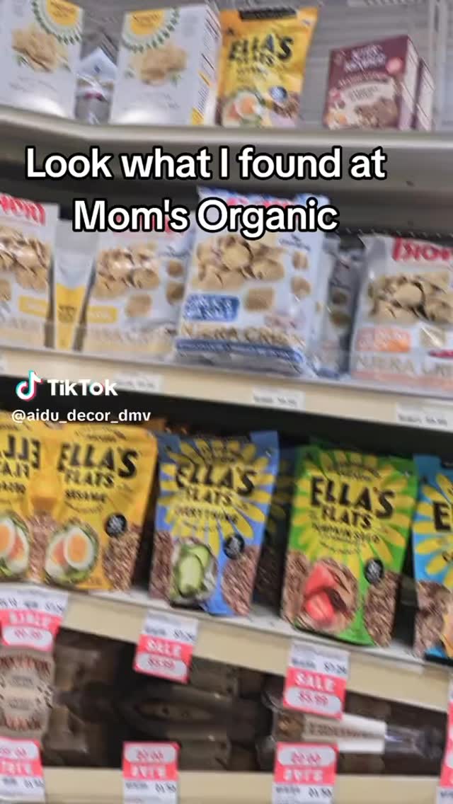 Thank you @aidu_decor for loving 💕 our products!!
Yesss you can find our products at @momsorganicmarket, @wholefoods @bethesda_coop @wegmans and many of your favorite Ethiopian Markets.
*We love sharing shelf space with one of our favorite snacks @ellasflats