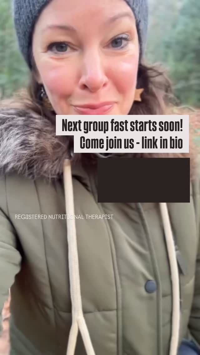 Ever curious about the difference between a water fast and a fasting mimicking diet?
The FMD is a science backed 5 day “fast” where safely you consume just enough calories and nutrients to trigger autophagy and cellular clean up processes in the body. It’s very clever. And people who do it, love it.
Not just for weight loss (although that’s a welcome side effect for many). No, this is more than that. This is to reduce inflammation, rest the gut, spring clean from the inside out.
Doors currently open but will close soon for my next group. We start Sunday 26 April for 5 days together.
#fmd #nutritionaltherapist #metabolichealth #diseaseprevention