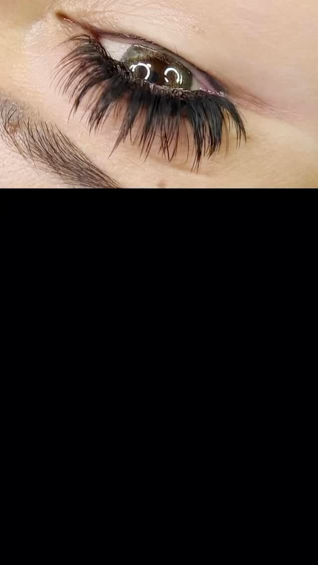 The lash transformation you didn’t know you needed. 😍