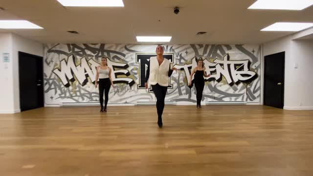 Thursday nights are for Kelsea: Contemp, Jazz, and Heels. Take one or take all three for that final burn before the weekend begins! 🎉💫
#madetalents #vancouverheels #contemporarydance #jazzvancouver #dancecommunity