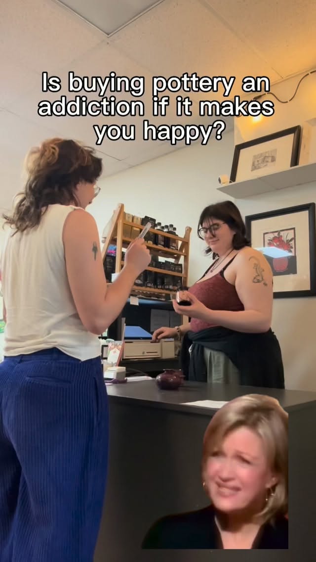 If handmade art makes you happy then you're gonna love The Mason Gallery 🥰💃
The Mason Gallery is open Monday-Friday 10:00am-8:00pm, Saturday 10:00am-6:00pm, and Sunday 12:00pm - 6:00pm
#artgallery #pottery #cincinnatiart #cincinnatismallbusiness #ceramics