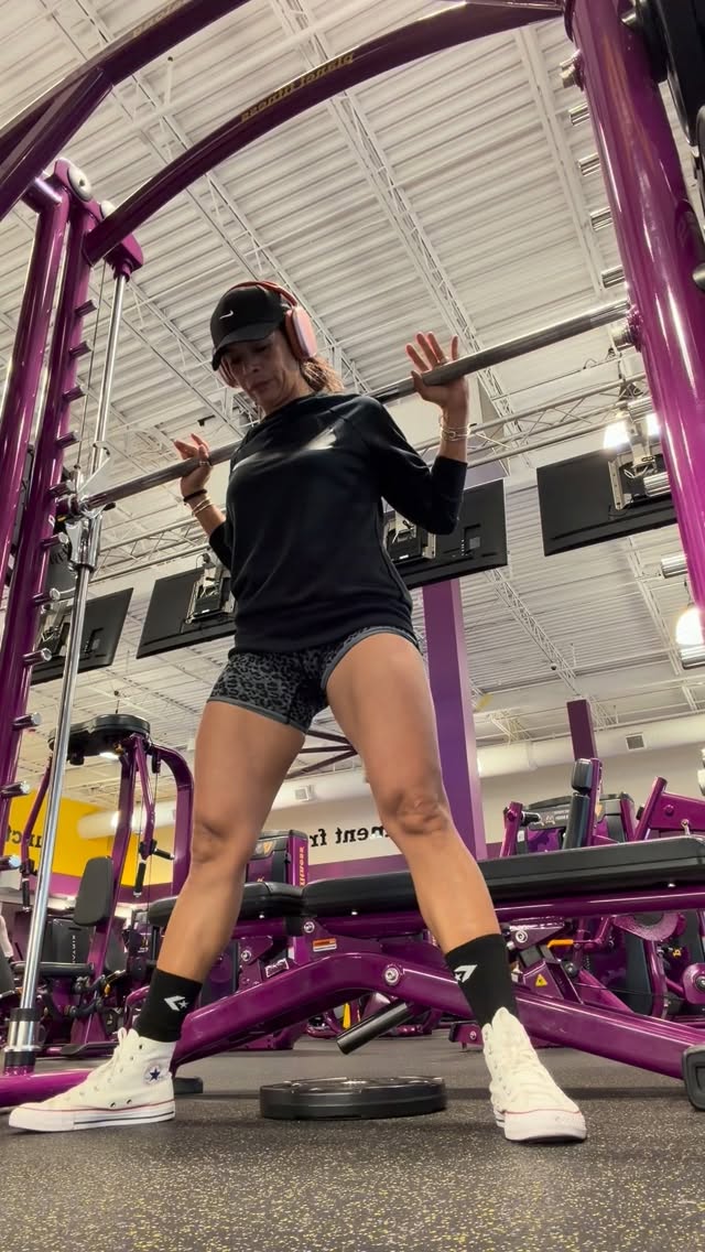 ‘EL CUERPO HUMANO ES UN ORGANISMO VIVO QUE APRENDE Y SE ADAPTA.
CUANDO DEJAMOS DE UTILIZAR LOS MÚSCULOS, SE PONEN FLÁCIDOS, CUANDO LOS USAMOS, SE CRECEN Y SE ENDURECEN.
EL CUERPO SE ADAPTA A NUESTRO ESTILO DE VIDA.”
#gym #motivation #saludmental #fitness #instagram