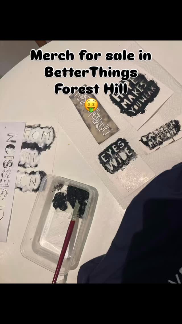 Made someone made some march to sell as part of Table Turners organised by @122musicmanagement . The pop up shop is gonna be there till Sunday and having a performance on the Saturday 4th of April at 5 o’clock. Come down if you like to support some South London music.
Got some CDs of my Album Hope and Fury and some home made custom t-shirts
#musician #musicmerch #livefromsouthlondon #livemusic #songwriter