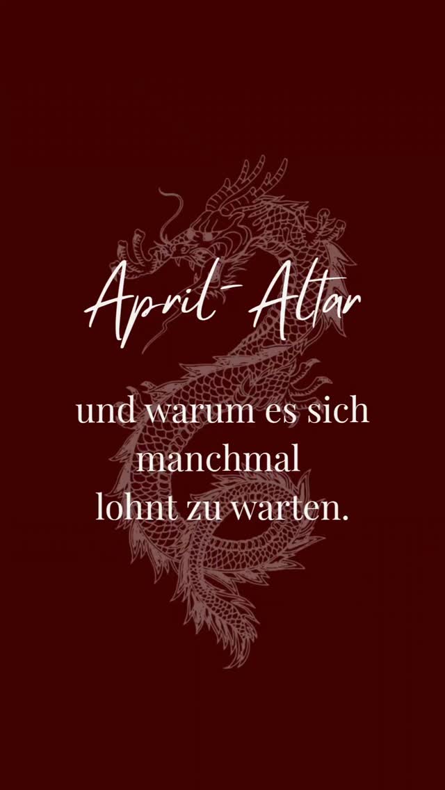 Heute habe ich meine beiden Altare auf den neuen Monat umgestellt, nachdem sie seit Freitag leer waren. Es hat sich weder am Mittwoch noch die Tage danach richtig angefühlt sie für den neuen Monat neu zu bestücken. Bis Freitag stand der März noch auf ihnen, danach räumte ich alles ab. Erst heute morgen war der Impuls da.
Während ich reinfühlte, was im April alles auf den Altar will musste ich plötzlich schmunzeln. Heute fängt gemäss BaZi der April resp. Der neue Monat an, am 5.4. nicht am 1.4. Ich gehe zwar nicht strikt mit BaZi doch anscheinend wollten meine Altar mit dem Start des Drachenmonats erneuert werden.
Nicht vorher.
Und während ich das realisierte, merkte ich auch, dass mein Verstand die Leere auf den Altaren dieses Mal deutlich besser händeln konnte, als andere Male. Auch verspürte ich keinen Stress, dass ich jetzt "erst" am 5. Tag des neuen Monats die Altare erneuert habe. Früher war das anders. Da hatte ich das Gefühl es nicht richtig zu machen, es zu wenig ernst zu nehmen etc.
Heute wusste und spürte ich: alles ist gut, genau so wie es ist!
ALTAR
DRACHEN
BAZI
GENUG
RHYTHMUS
ALIGNMENT
