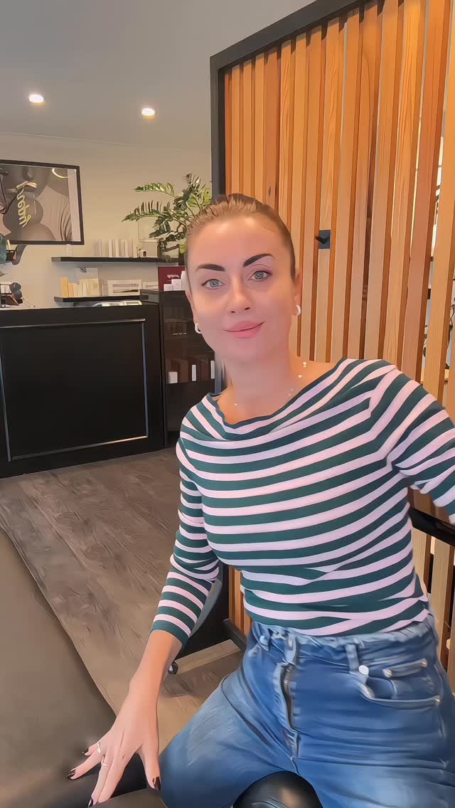 If you have mature skin and have 4 mins stay with me ..
Always and I mean ALWAYS moisturise before applying foundation.
Products used
Light/Med CC Hydra boost ( could swap to clean skin serum foundation if wanting a lighter coverage )
Medium Sunkissed glow drops
Medium Bronzer stick
Candy Rose Blush stick
Highlighter stick
Precision lip liner - Shade Obvious
Glossy lips - Gaga ( amazing staying power )
Hi Def mascara
* Extra staying power use Aqueous setting powder and Hydra shield or glow settling spray