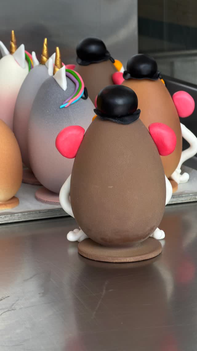 Da Bacilieri vi aspettano tante uova per tutte le età 🥚✨
.
.
.
.
#bacilieri #pasticceriabacilieri #pasqua #easter #chocolate