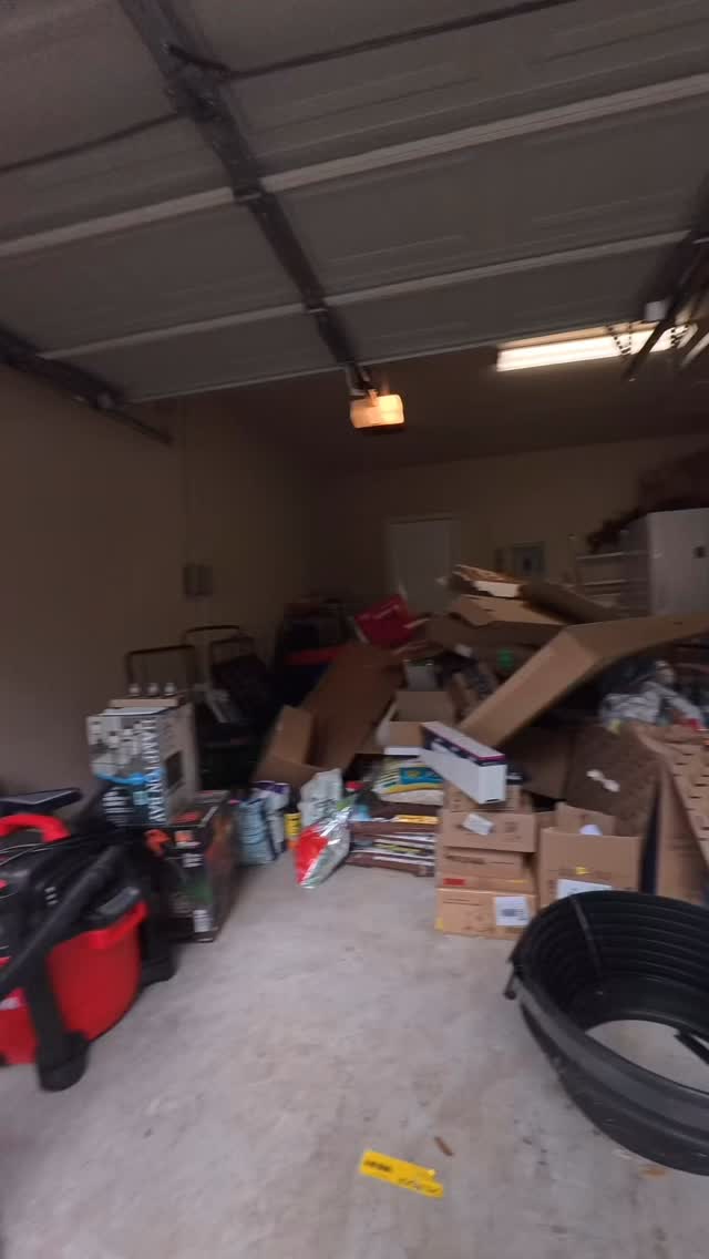 Simple Monday 2 little pick-er up er for today. #dashawayjunkhauling #austinjunkremoval #junkremoval