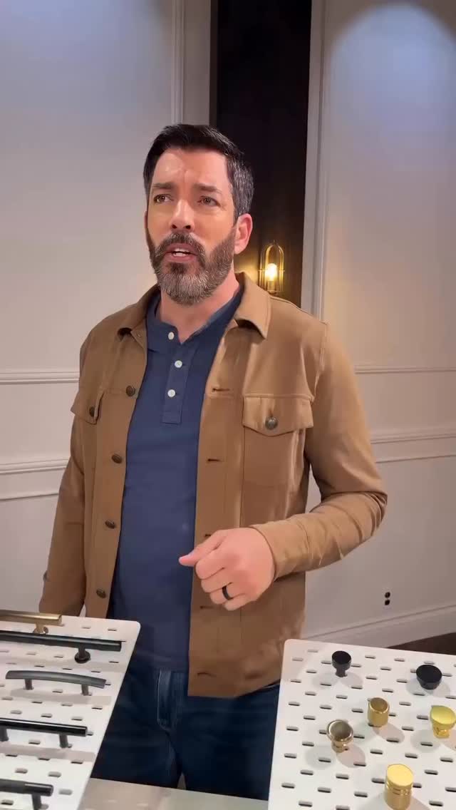 Thoughts on mixing?
Repost @mrdrewscott Mixing metals is key to achieving a well-layered design. #DrewsAndDonts