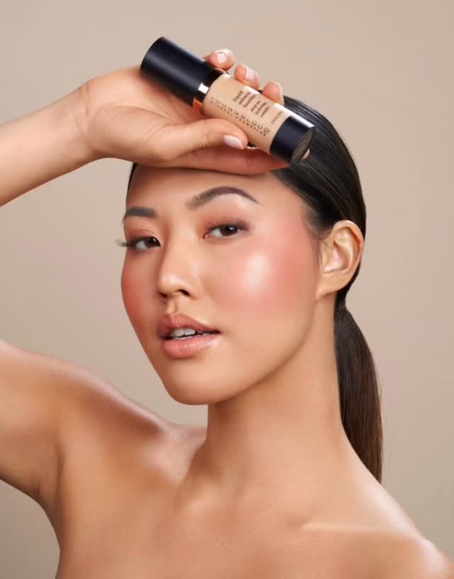 ✨ Did you know your highlighter can do more than just glow?
Our Pro Glow Crème Highlighter Stick isn’t just about shimmer — it’s formulated with skin-loving ingredients that actually support your complexion.
💧 Hyaluronic Acid helps attract and retain moisture, giving the skin a plumper, fresher appearance.
🧬 Ceramides support the skin barrier, helping to smooth and protect.
✨ Peptides assist in supporting skin firmness and overall skin vitality.
The result ?
A luminous finish that not only enhances your features but also works with your skin — not against it. Five beautiful shades of creamy beauty
✔ Creamy, blendable texture
✔ Buildable glow (from soft radiance to sculpted highlight)
✔ Ideal for mature, dry or dull skin needing hydration + light
Because makeup should enhance your skin — not just sit on top of it.
#AboutFacesNoosa #LuxuryBeauty #SkinFirstMakeup #NoosaBeauty #GlowWithPurpose MatureSkinMakeup ProfessionalBeauty